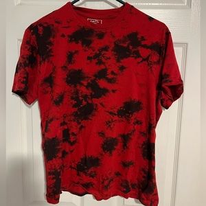 USED - Rue21 Men’s Red Marbled Tee